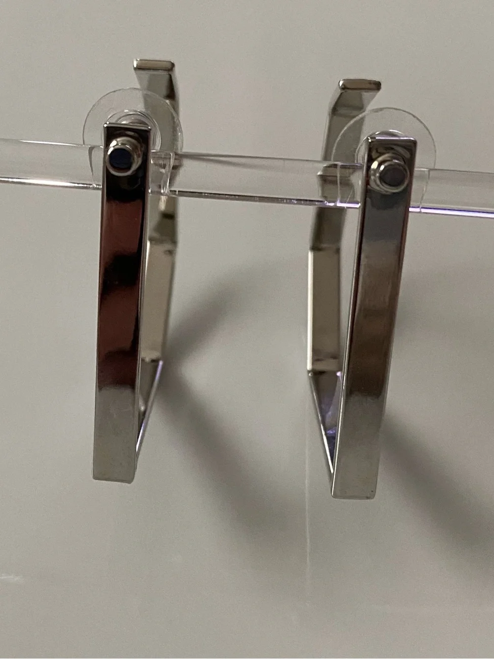 N/A sleek silver